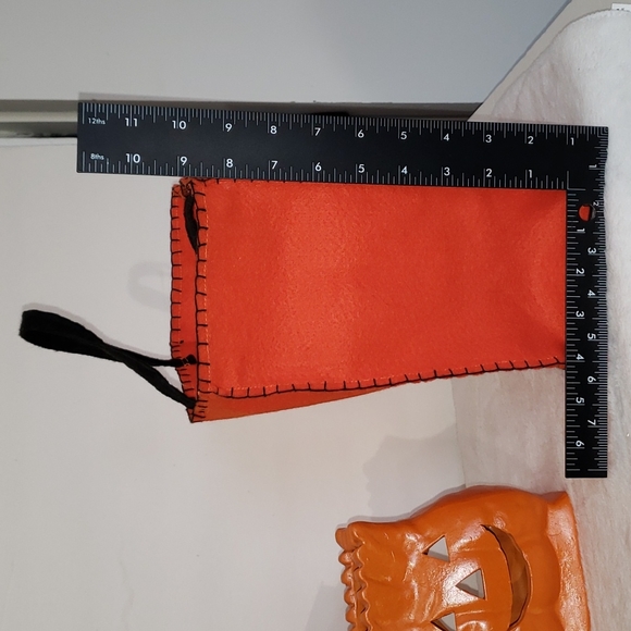 HALLOWEEN DECORATIONS - Picture 6 of 7